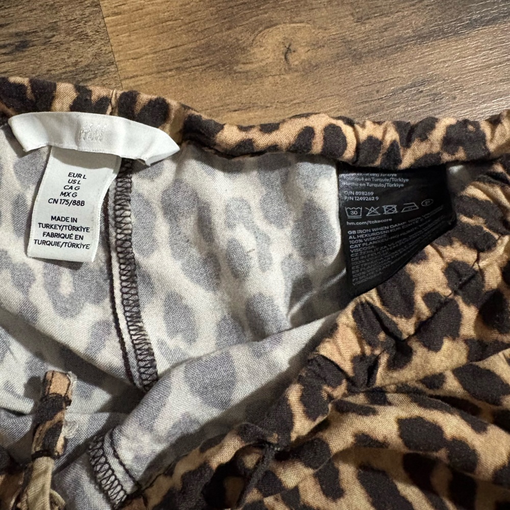 H&M Leopard Print Wide-Leg Pants - Picture 2 of 8